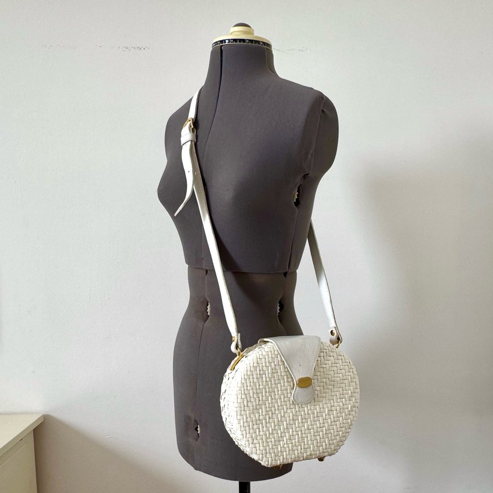 Vintage Nordstrom Made in Italy White Lacquered Wicker Hardcase Bag - Picture 14 of 16